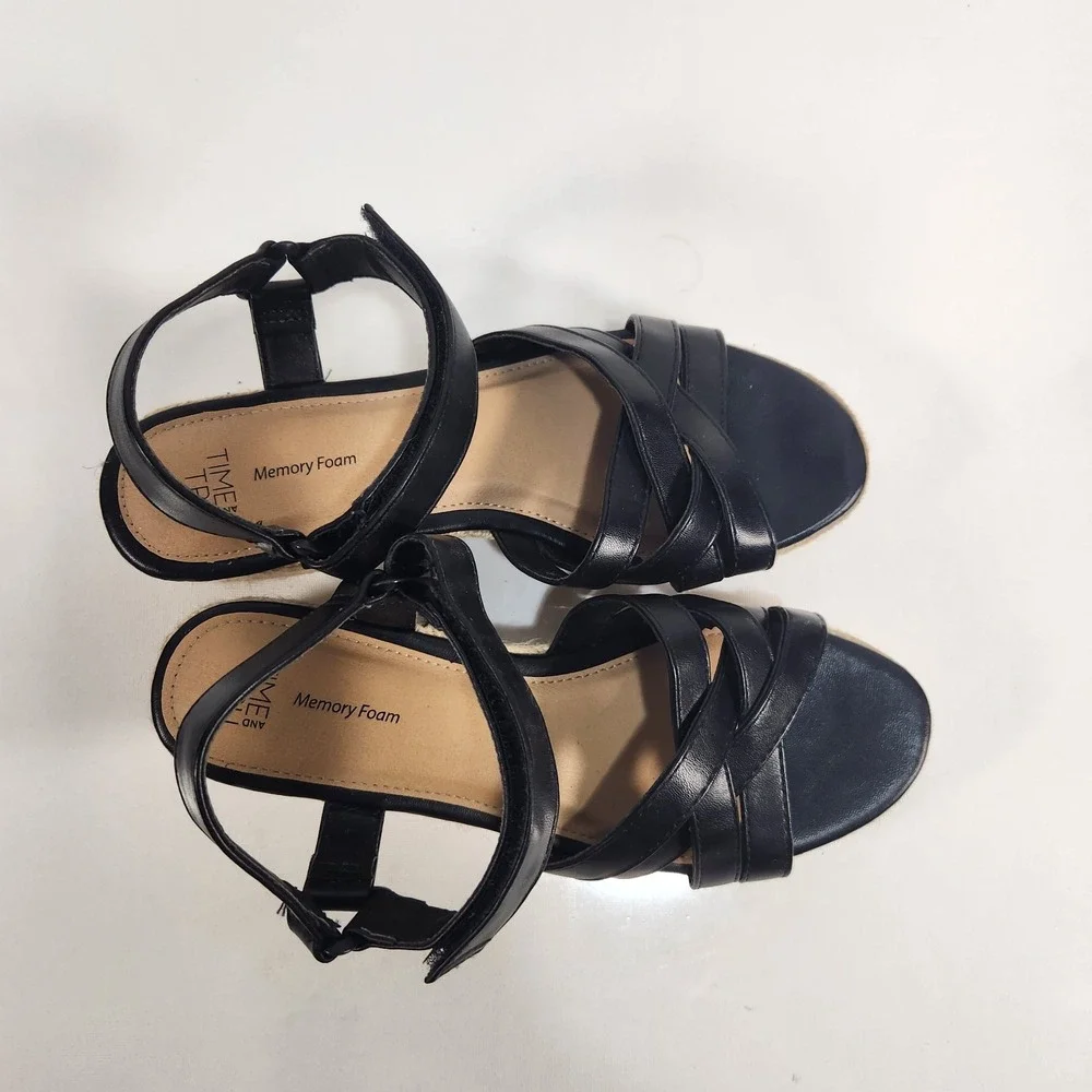 Time And Tru Womens Size 8 Black Wedge Platform Shoes / Woven Heel, Memory Foam